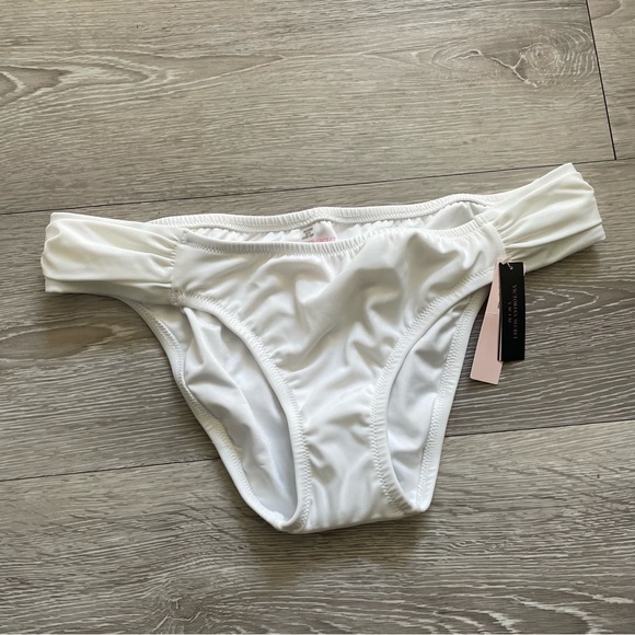 Victorias Secret Cheeky Skimpy Bikini Swim Bottom Solid White NWT Size Large - Picture 10 of 10
